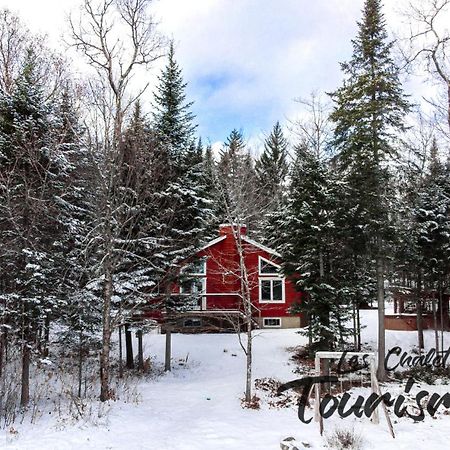 Les Chalets Tourisma - Chalet Dans Les Bois Avec Lac Prive - Le Colibri Saint-Raymond Εξωτερικό φωτογραφία