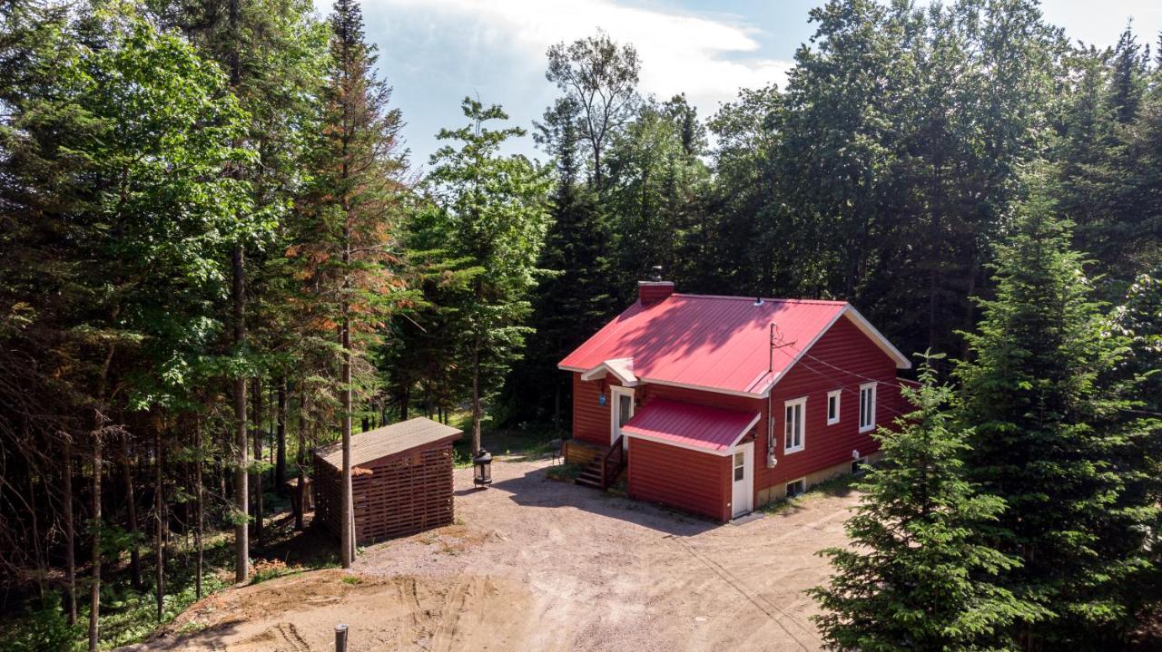 Les Chalets Tourisma - Chalet Dans Les Bois Avec Lac Prive - Le Colibri Saint-Raymond Εξωτερικό φωτογραφία